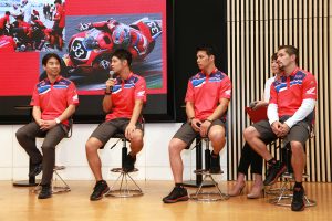 7月20日に行ったテストで初めて3人のライダーが揃ったと語る高橋巧