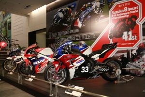 会場には鈴鹿8耐を制した歴代ホンダマシンが展示されていた