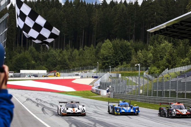 LMP3クラス優勝はRLR・Mスポーツの15号車リジェJS P3・ニッサン（左）