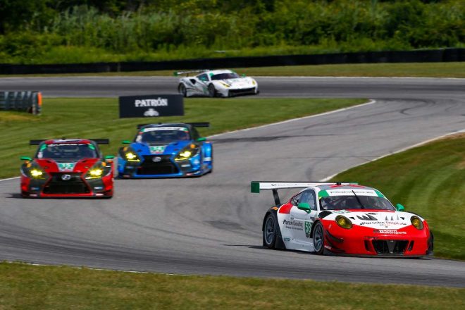 ポールスタートの58号車ポルシェ911 GT3 Rと3GTレーシングのレクサス勢