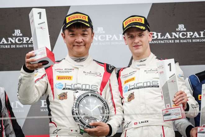 富士スピードウェイで行われたブランパンGTシリーズ・アジア第7戦を制したKCMGの谷口行規／アレキサンドレ・インペラトーリ組18号車ニッサンGT-RニスモGT3