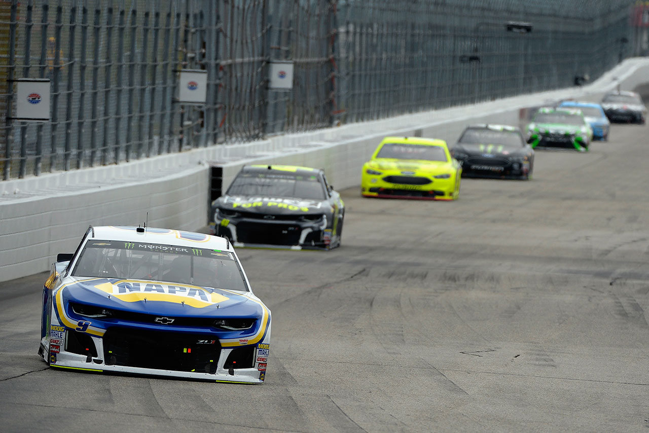 ステージ2を制したチェイス・エリオット（シボレー・カマロZL1）