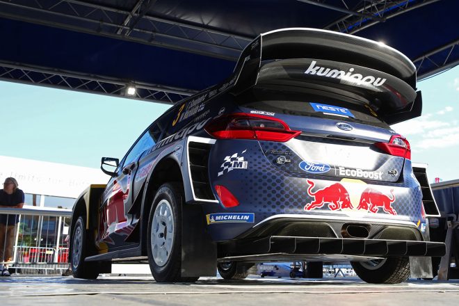 新型パーツが投じれるのはオジエ1号車のみ。残る2台が旧型パーツのまま