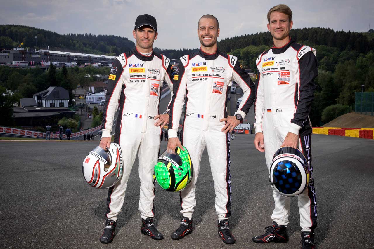 マンタイ・レーシングのロマン・デュマ（左）、フレデリック・マコウィッキ（中央）、ディルク・ベルナー（右）