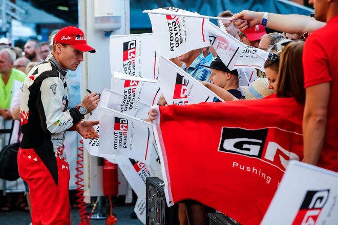 サービスパークには連日、多くのトヨタファンが集合