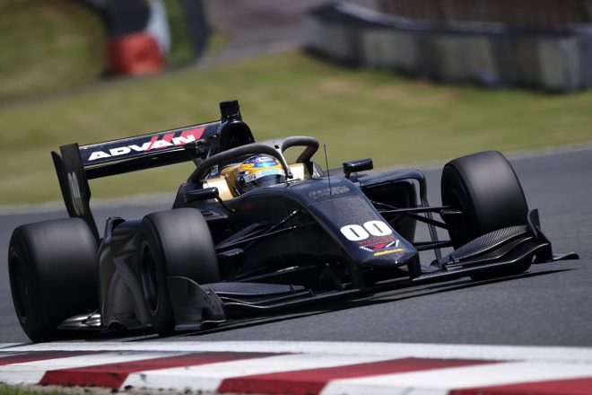 トヨタエンジン搭載のSF19には石浦宏明が乗り込んだ