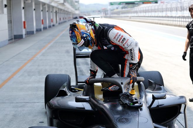 セッション終わりにはハロ装着状態での脱出テストも行われた