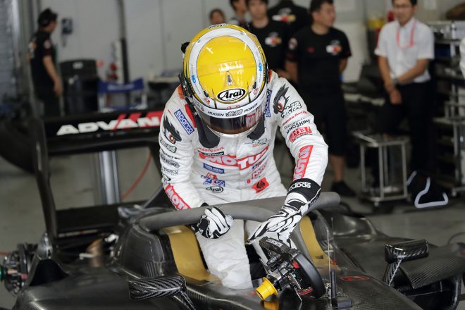 HALO装着状態での脱出確認を行った山本尚貴