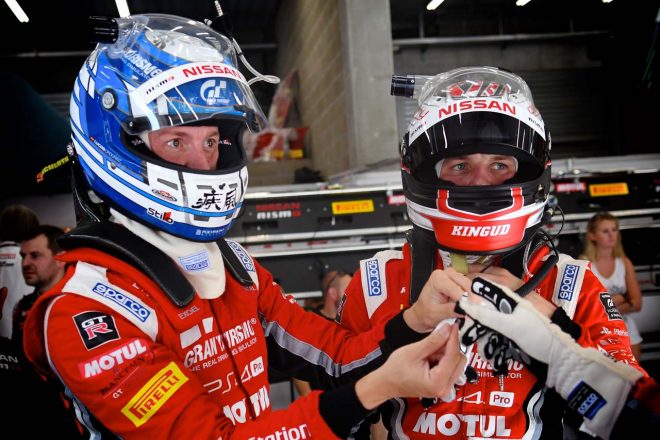 23号車GT-Rをドライブするルーカス・オルドネス（左）とマット・パリー（右）