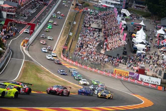 21番手からスタートした23号車GT-R