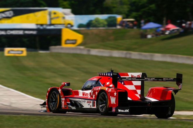 右リヤにダメージを負った31号車キャデラックDPi-V.R