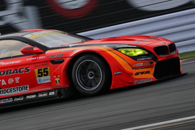 レース中、高木は「レースでは初」という左足ブレーキを駆使していた