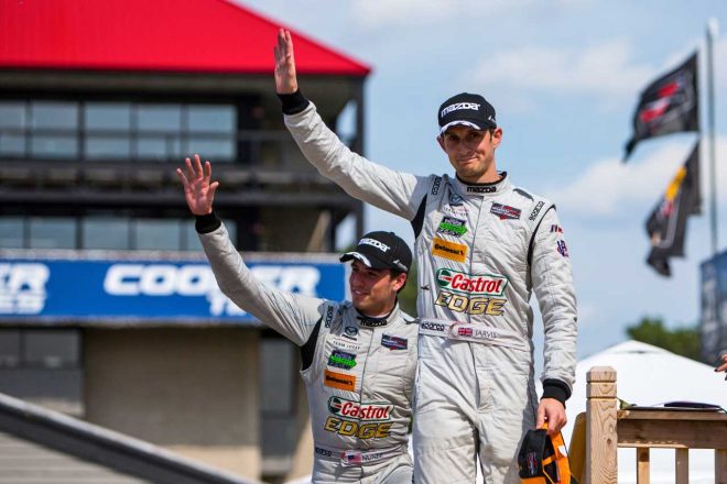 マツダチーム・ヨーストからウェザーテック・スポーツカー・チャンピオンシップに参戦しているオリバー・ジャービス（右）