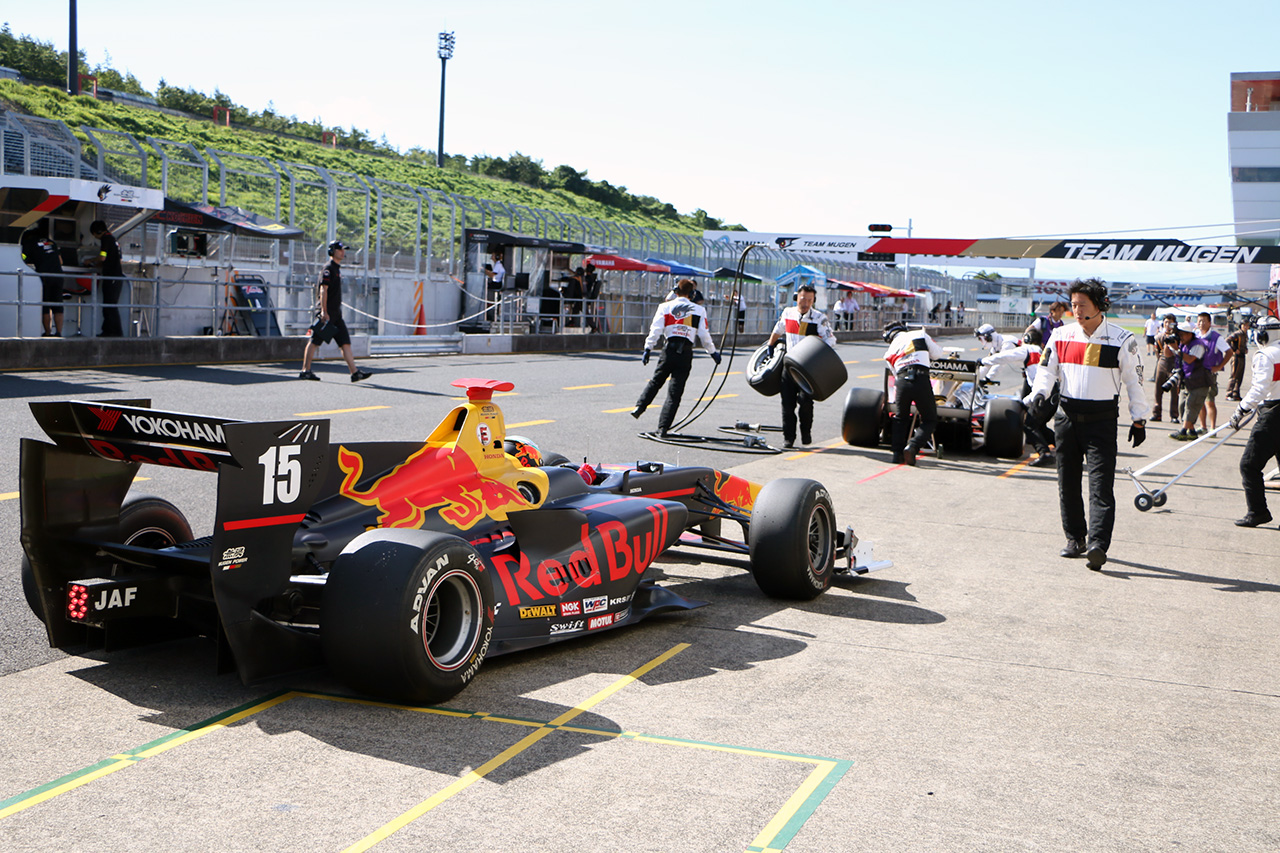 スーパーフォーミュラ第5戦もてぎ　金曜専有走行の様子