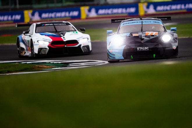 77号車ポルシェ911 RSRと81号車BMW M8 GTE