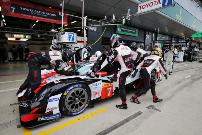 マイク・コンウェイからホセ-マリア・ロペスへドライバー交代を行なった7号車トヨタ