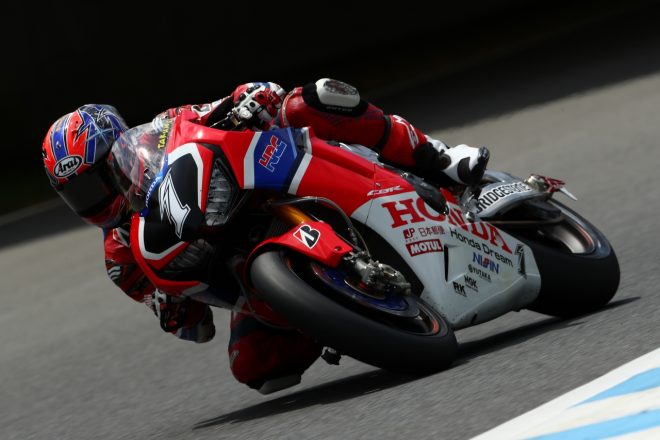 高橋は一時はトップを走行するも、中須賀と野左根を引き離すことができなかった