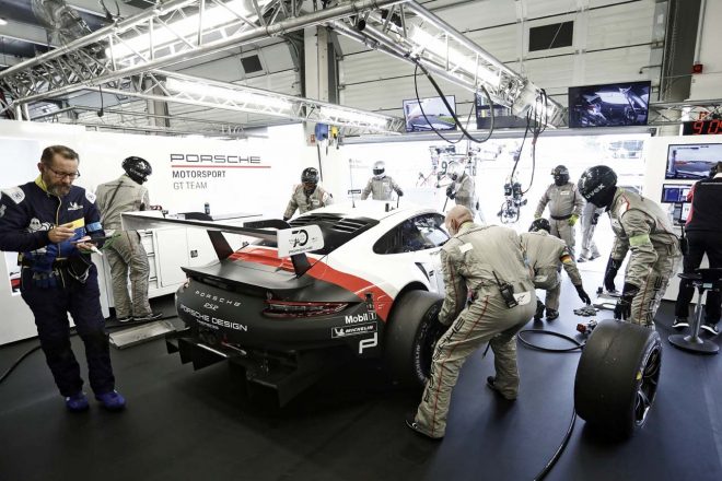 最低地上高が足りず失格となった91号車ポルシェ911 RSR