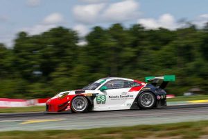 クラス2位となったライト・モータースポーツの58号車ポルシェ911 GT3 R