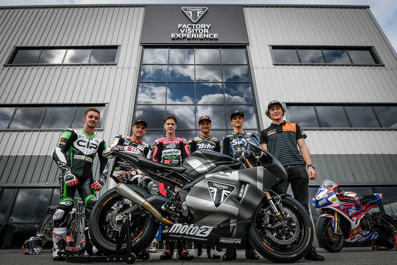 トライアンフを訪れたMoto2、Moto3ライダー