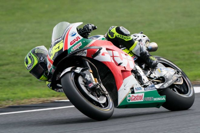 ホームのシルバーストンを攻めるカル・クラッチロー