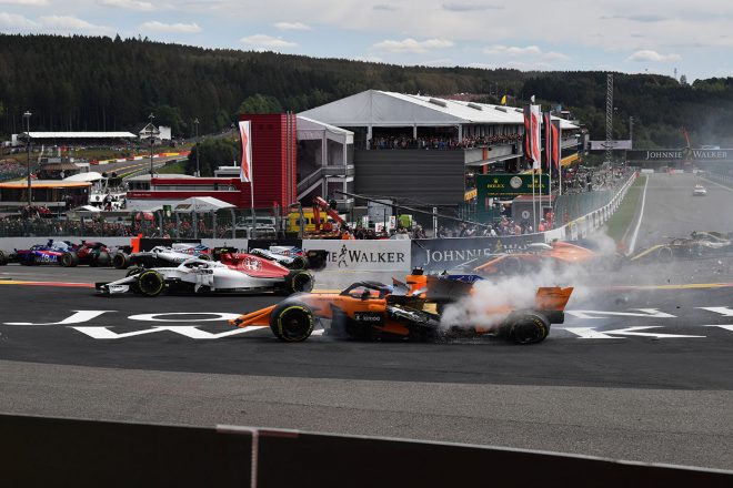 2018年F1第13戦ベルギーGPで多重クラッシュが発生