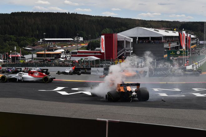 2018年F1第13戦ベルギーGPで多重クラッシュが発生
