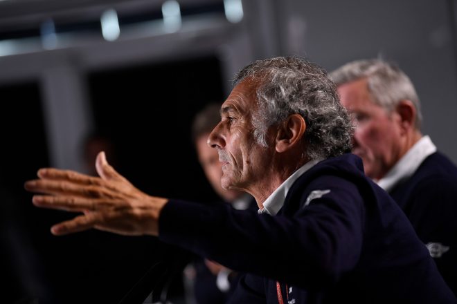 シルバーストンの新舗装された路面について語るウンチーニ