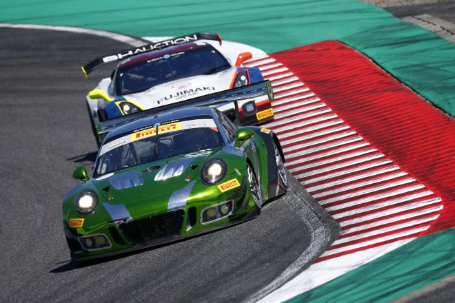 ブラックスワン・レーシングの54号車ポルシェ911 GT3 R