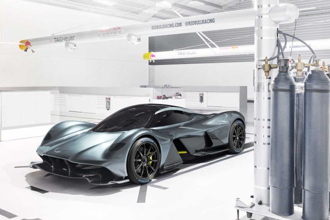 アストンマーチンの市販ハイパーカー『ヴァルキリー』