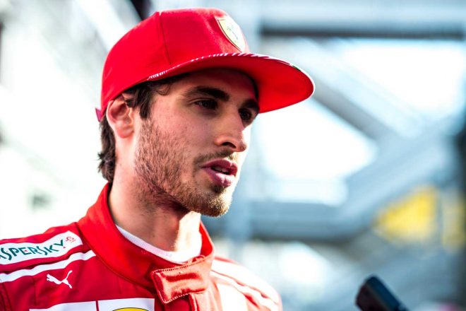 プチ・ル・マンで2号車ニッサンDPiをドライブするアントニオ・ジョビナッツィ