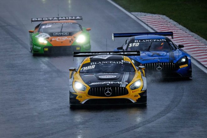 ウエットレースをポール・トゥ・ウインで制したAKKA ASPチームの88号車メルセデスAMG GT3