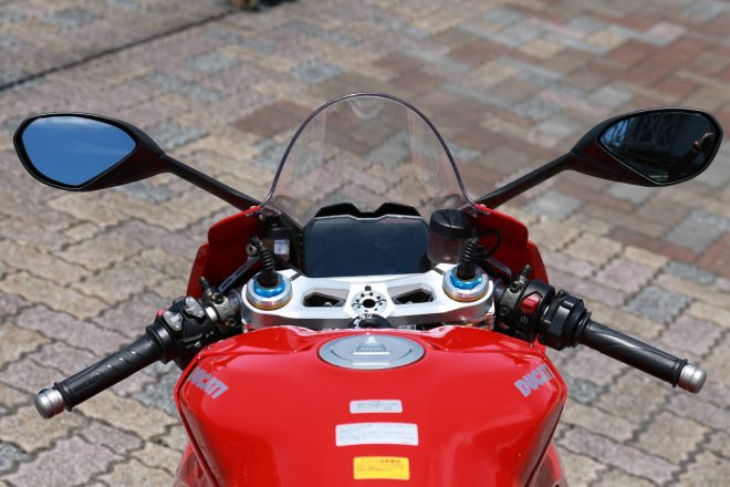 トップブリッジは国産スーパースポーツと比べると大き目