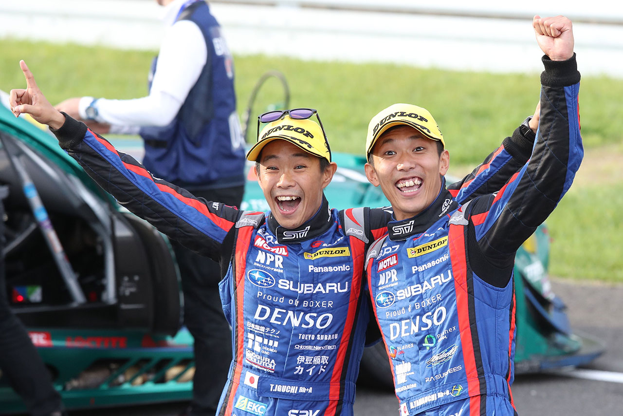 2018年のスーパーGT第6戦SUGOでGT300クラスを制したSUBARU BRZ R＆D SPORTの井口卓人と山内英輝