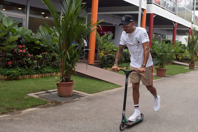 2018年F1第15戦シンガポールGP　決勝でポールポジションからスタートするルイス・ハミルトン