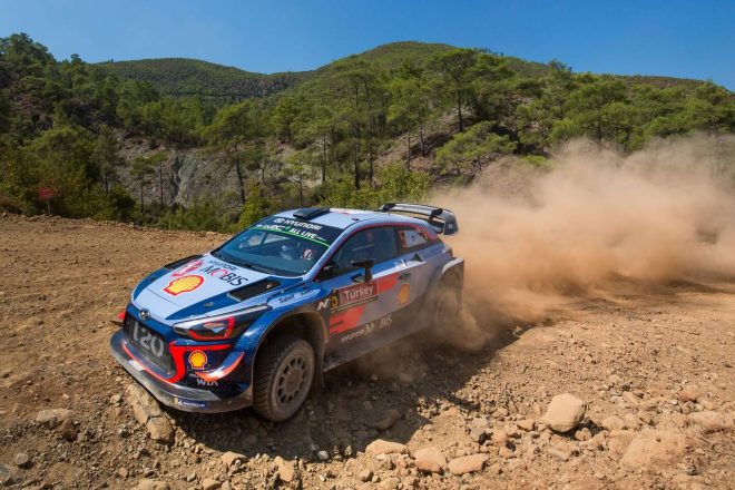 ティエリー・ヌービル（ヒュンダイi20クーペWRC）