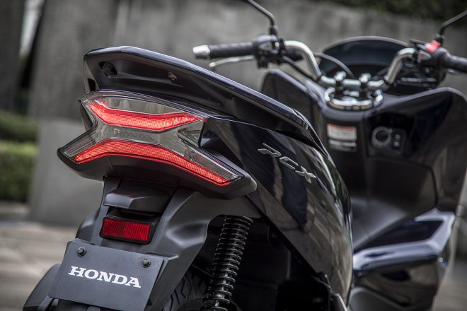 テールランプ発光状態