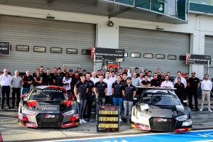 スプリントカップのチームタイトルを獲得したベルジャン・アウディクラブ・チームWRT