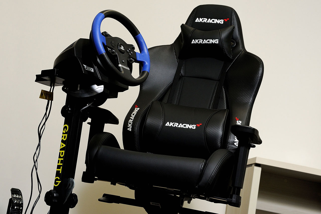 今回のプレイ環境はT150 PROとAK Racing製オフィスチェアを組み合わせたもの