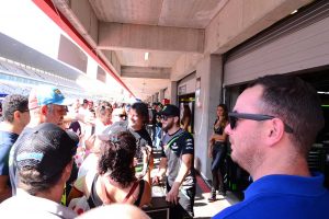 今季限りでカワサキ・レーシングチーム・ワールドSBKを離れるトム・サイクスは大人気