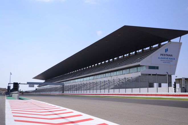 メインストレート