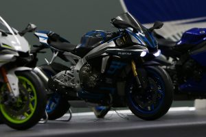 作品の中にはヘッドライトをLEDで発行させているものも