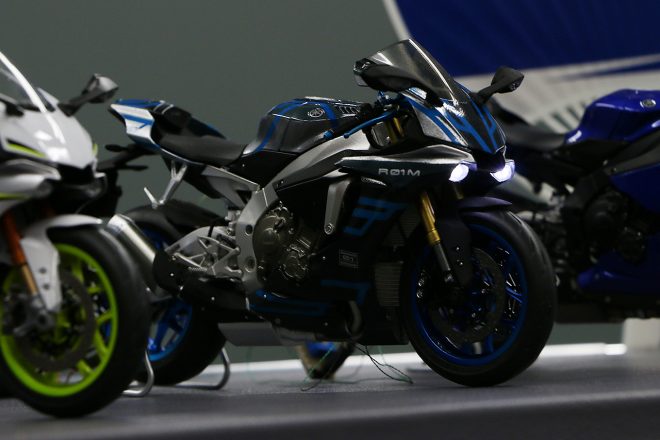 作品の中にはヘッドライトをLEDで発行させているものも