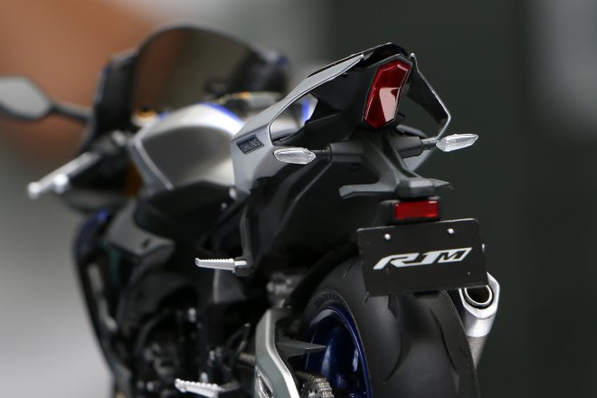 リヤテールの空力部分もこの通りのでき