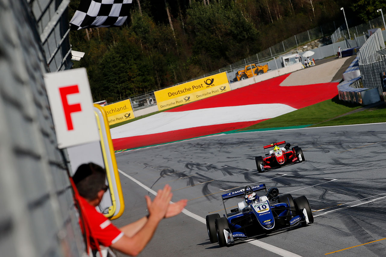 レース3ではフェラーリ支配下のシュワルツマンが初優勝を奪った