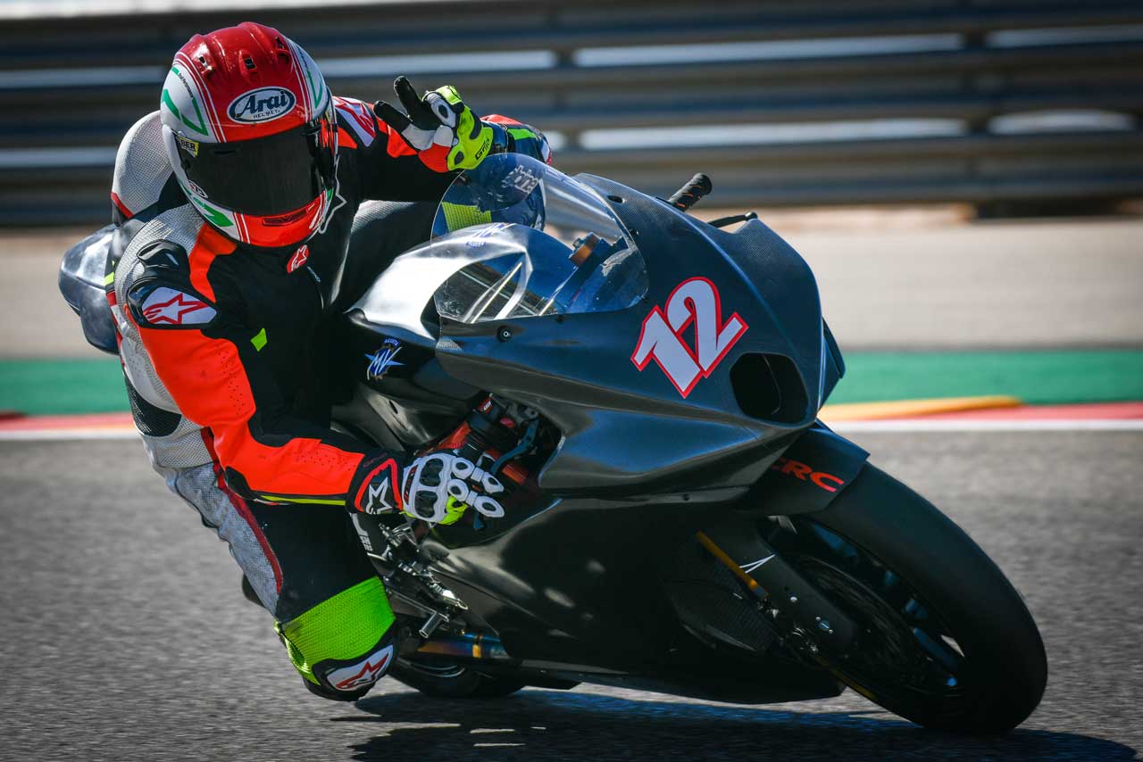 トライアンフエンジンを積んだMVアグスタのMoto2マシン