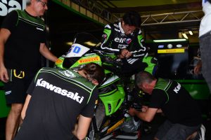 フリー走行2回目ではギヤがダウンしないシフトトラブルが発生