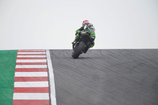 この写真を見ても、かなりの高低差があるサーキットだとわかる