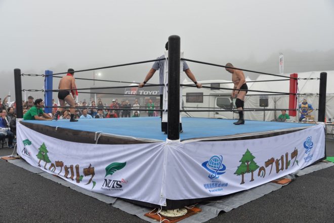 13日（土）には『森のプロレス』によるスペシャルマッチも