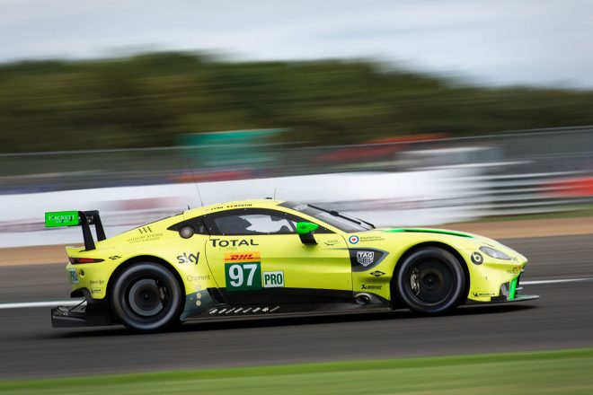 アストンマーチン・バンテージAMR